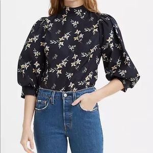 Women’s Levi’s blouse